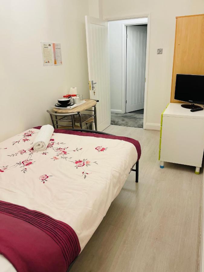 London Rooms With Free Parking 134 Эджвар Экстерьер фото